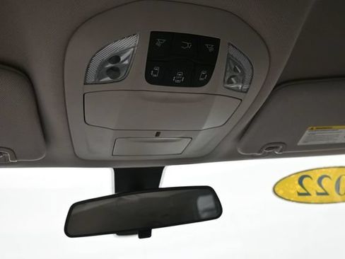 Used 2022 Chrysler Voyager LX FWD image 40