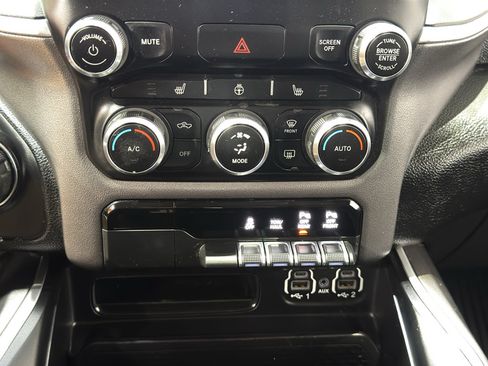 Used 2020 RAM 1500 Big Horn AWD/4WD image 29