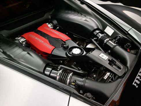 Used 2016 Ferrari 488 GTB image 43