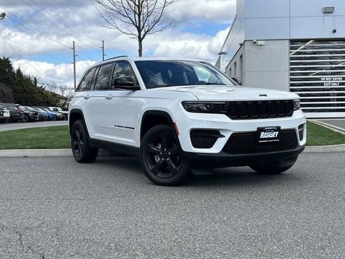 Certified 2023 Jeep Grand Cherokee Altitude image 1
