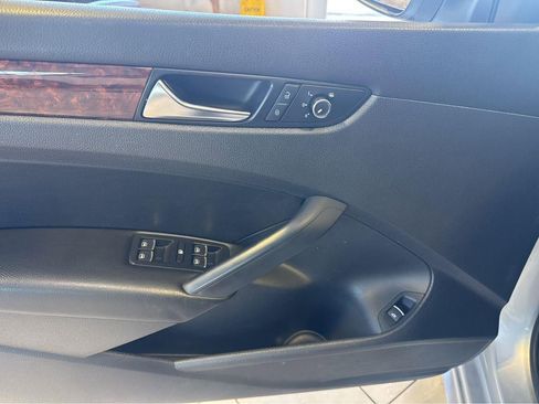 Used 2013 Volkswagen Passat 2.5 SEL Premium FWD image 16
