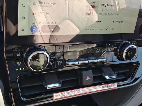 New 2026 Toyota Highlander Platinum image 16