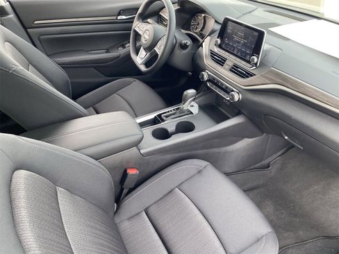 New 2025 Nissan Altima 2.5 SV image 13