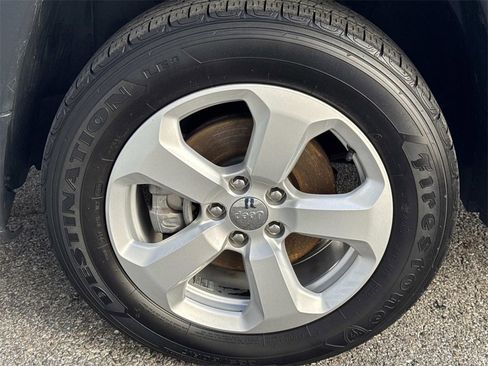 Used 2019 Jeep Compass Latitude image 11