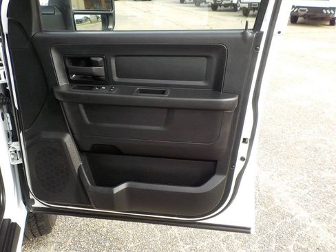 Used 2023 RAM 2500 Tradesman w/ Chrome Appearance Group AWD/4WD image 30