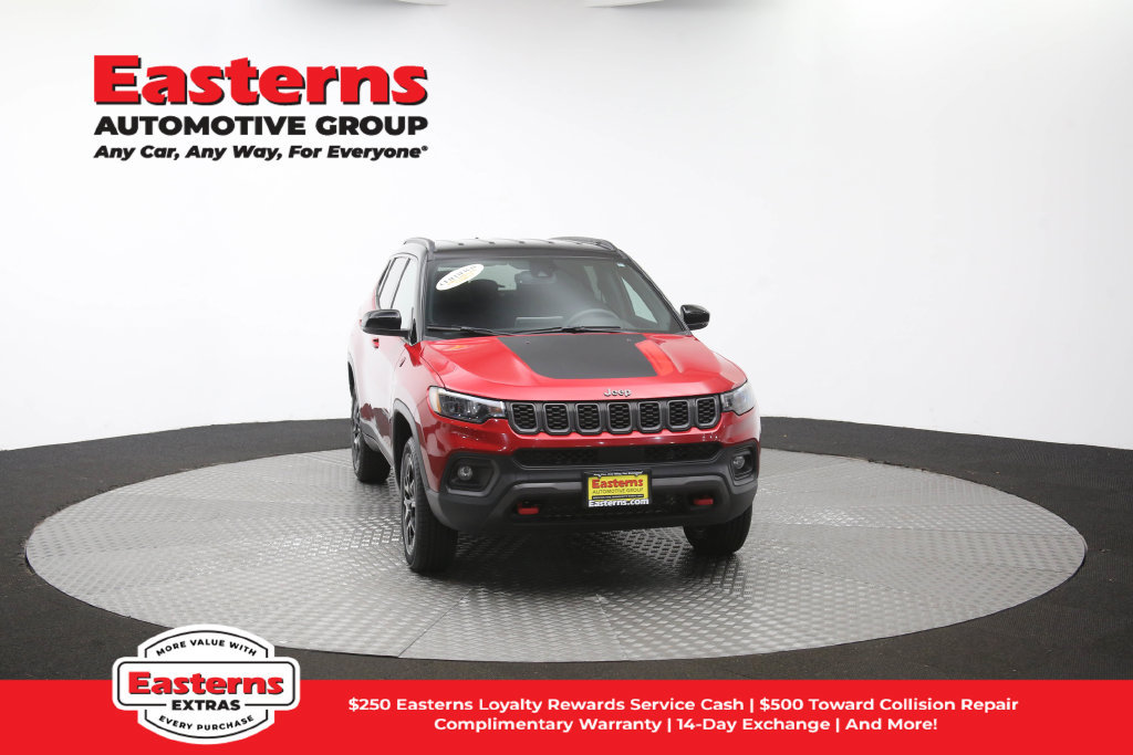 Used 2025 Jeep Compass Trailhawk AWD/4WD image 53