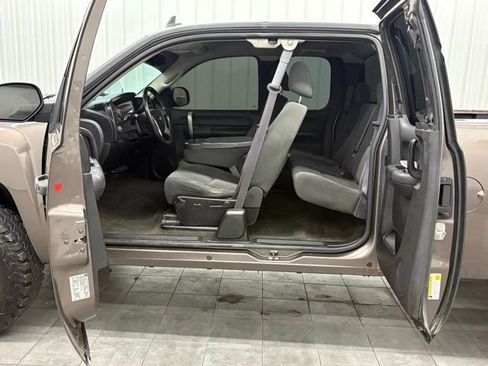 Used 2008 Chevrolet Silverado 1500 LT w/ Power Pack Plus AWD/4WD image 8
