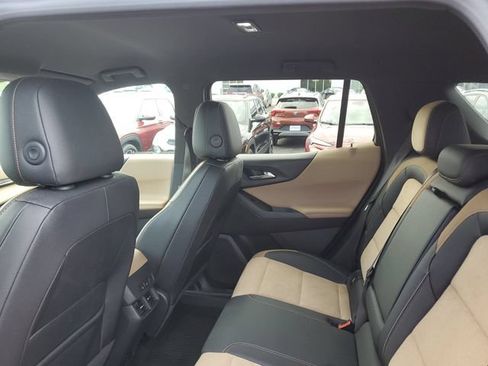 Certified 2025 Chevrolet Equinox ACTIV w/ Safety and Technology Package FWD image 9