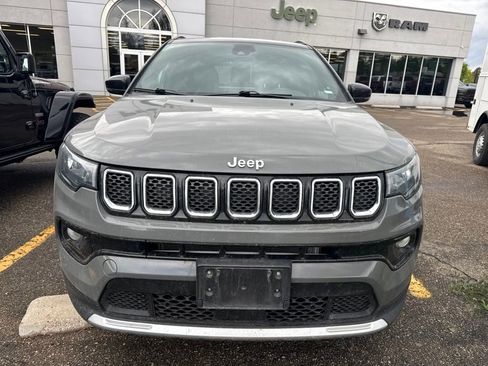 Used 2024 Jeep Compass Limited AWD/4WD image 2