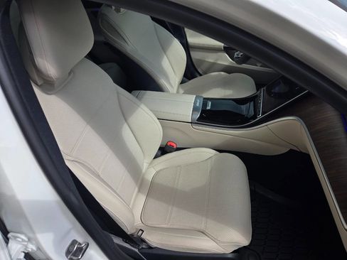 Used 2025 Mercedes-Benz C 300 4MATIC Sedan image 20