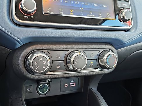 Certified 2025 Nissan Versa SV w/ Trunk Package image 16