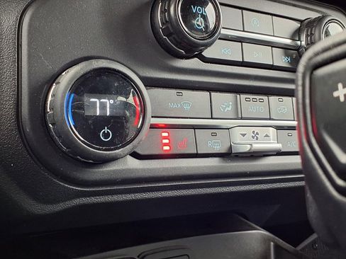 Used 2023 Ford Bronco Outer Banks image 4