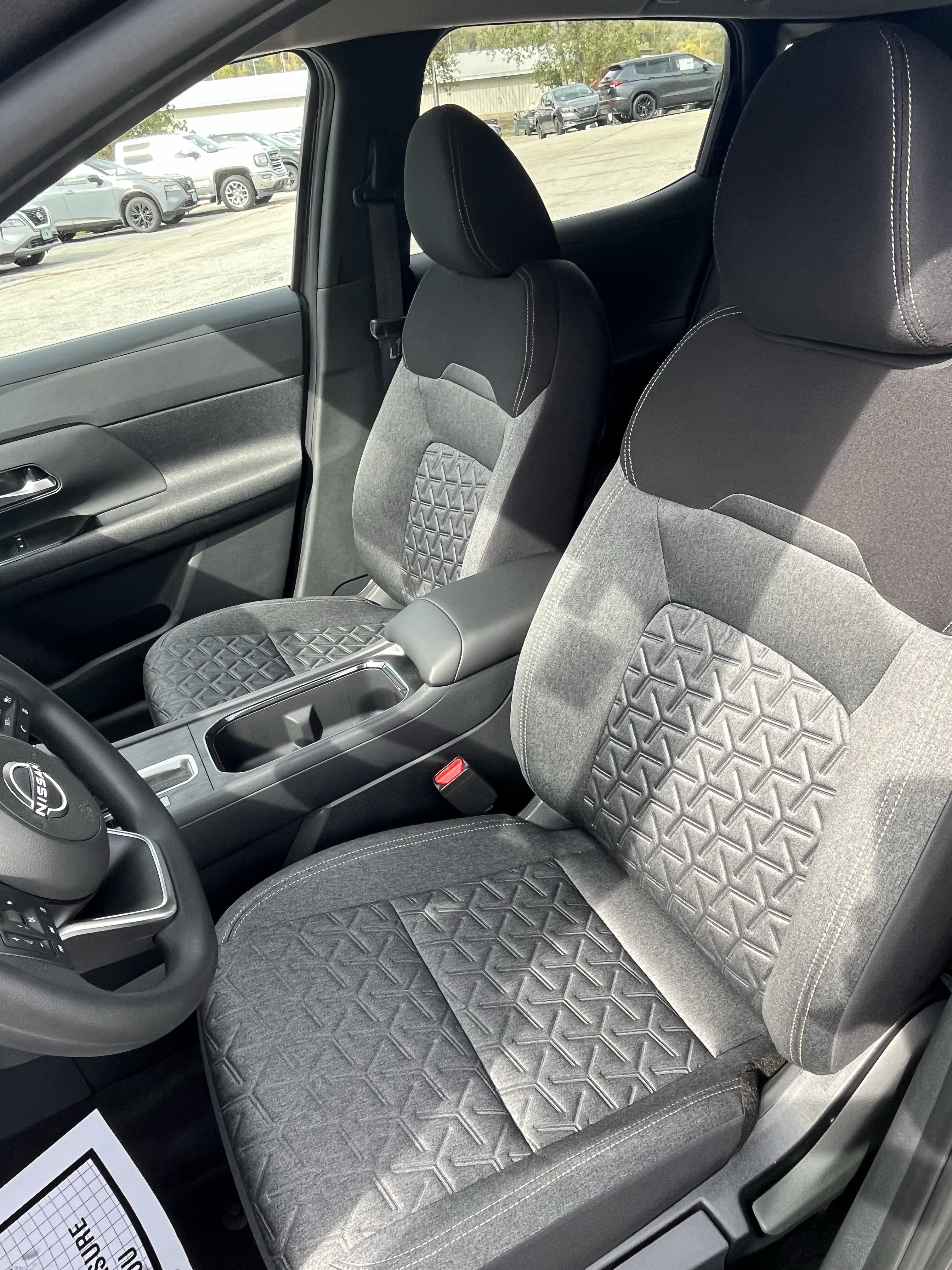 New 2027 Nissan Kicks SV AWD/4WD image 13