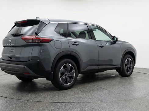 Used 2025 Nissan Rogue SV image 9