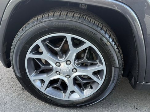 Used 2019 Jeep Grand Cherokee Overland image 15