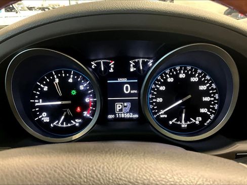 Used 2015 Toyota Land Cruiser image 23