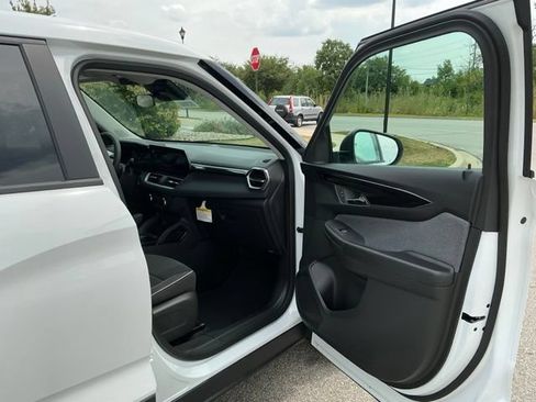 New 2026 Chevrolet TrailBlazer LS w/ LS Convenience Package FWD image 17