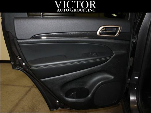 Used 2015 Jeep Grand Cherokee Limited w/ Luxury Group II AWD/4WD image 30