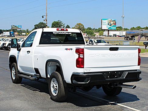 Used 2023 Chevrolet Silverado 2500 W/T w/ WT Convenience Package AWD/4WD image 4