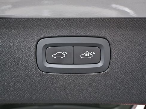 Used 2024 Volvo XC90 B5 Plus AWD/4WD image 46
