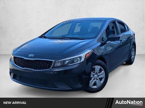 Used 2017 Kia Forte LX image 1