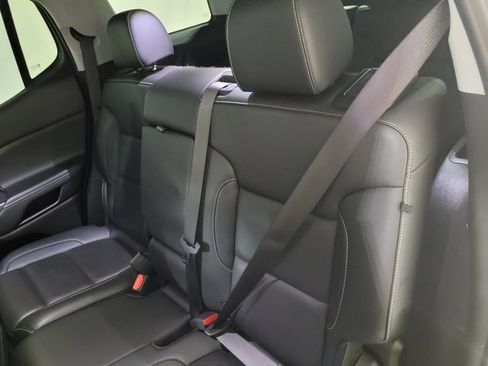 Used 2022 GMC Acadia SLT w/ GMC Pro Grade Package image 62