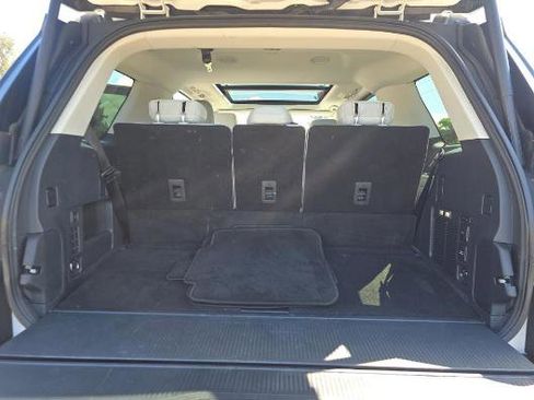 Used 2025 Ford Expedition Platinum image 17