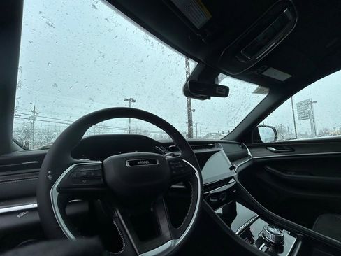 New 2026 Jeep Grand Cherokee Altitude AWD/4WD image 16