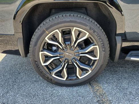 New 2025 GMC Sierra EV Denali AWD/4WD image 4