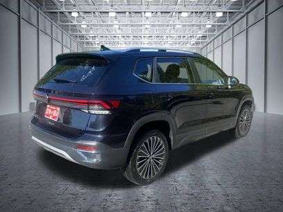 Used 2025 Volkswagen Taos SE