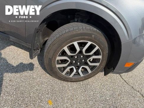 Used 2023 Ford Maverick Lariat w/ Equipment Group 500A Standard AWD/4WD image 16