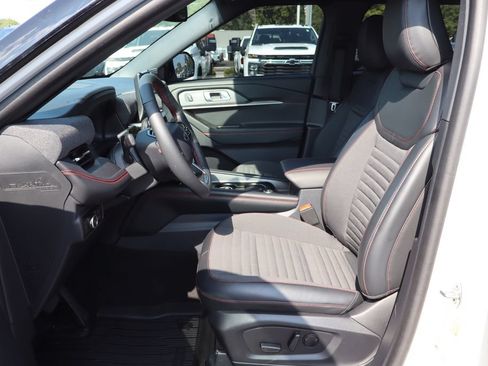 Used 2025 Ford Explorer ST-Line w/ Premium Package AWD/4WD image 4