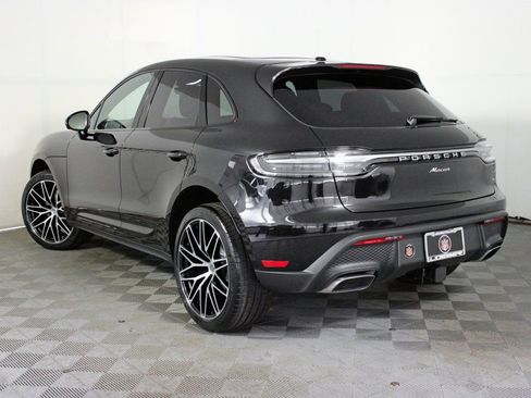 Certified 2025 Porsche Macan AWD/4WD image 3