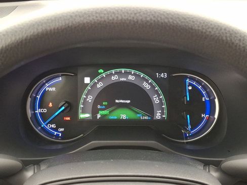 Used 2025 Toyota RAV4 LE AWD/4WD image 13