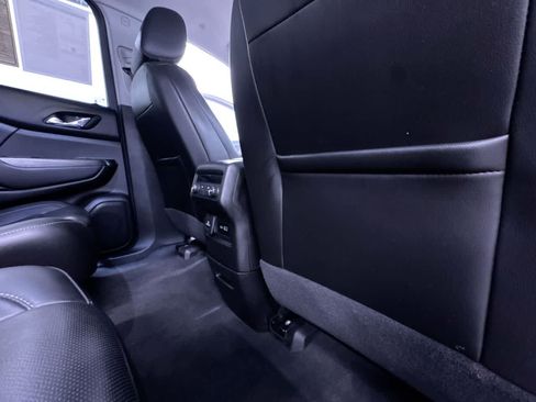 Used 2023 GMC Acadia SLT FWD image 43