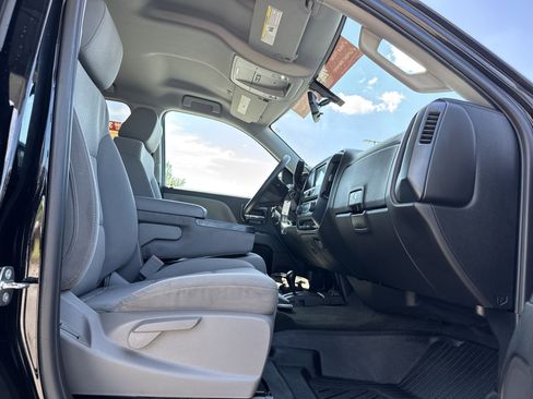 Used 2018 Chevrolet Silverado 1500 Custom w/ Custom Value Package AWD/4WD image 30