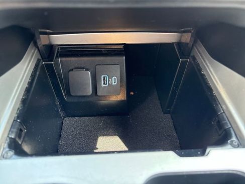 Used 2022 Ford Explorer XLT AWD/4WD image 20