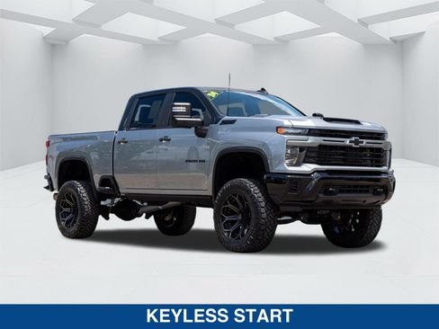Used 2024 Chevrolet Silverado 2500 Custom w/ Custom Value Package AWD/4WD image 3