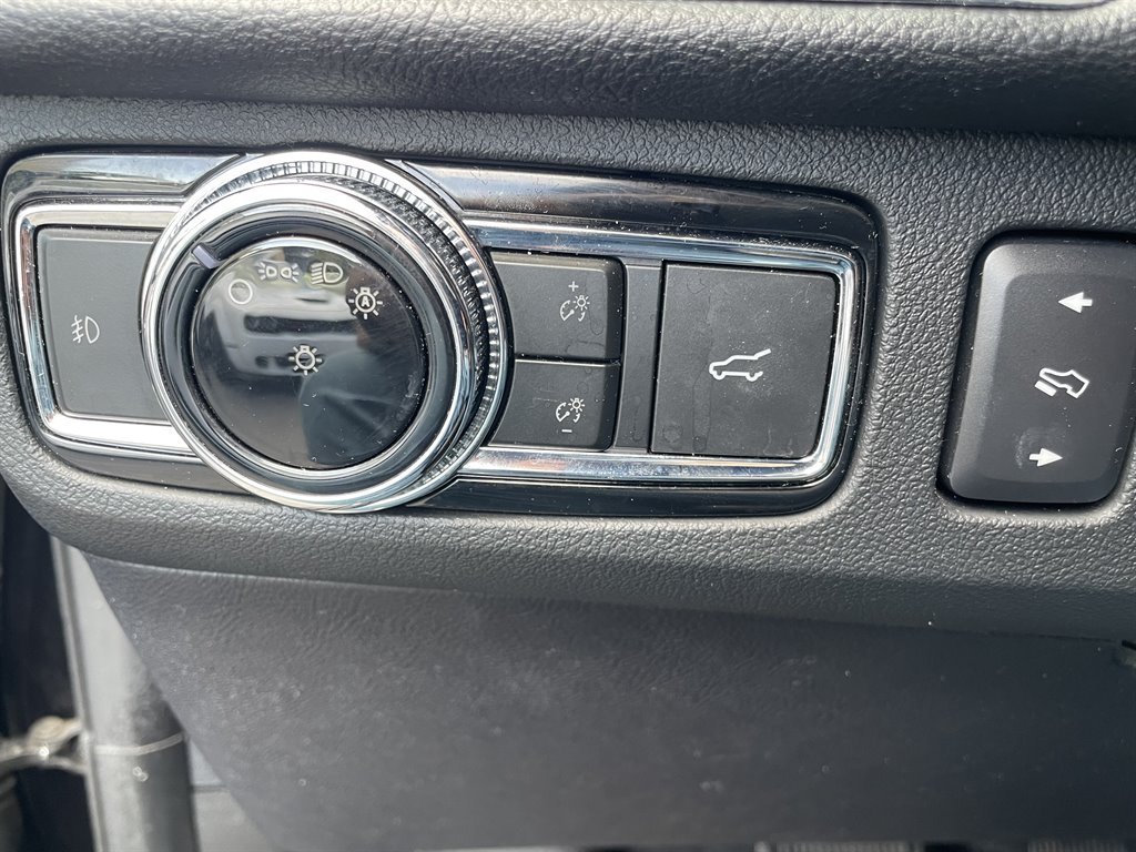 Used 2019 Lincoln Navigator L Select AWD/4WD image 37