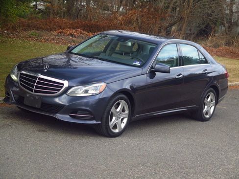 Used 2014 Mercedes-Benz E 350 4MATIC Sedan image 18