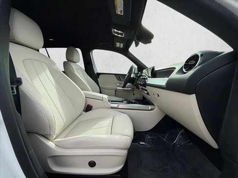 Used 2025 Mercedes-Benz GLB 250 4MATIC image 20