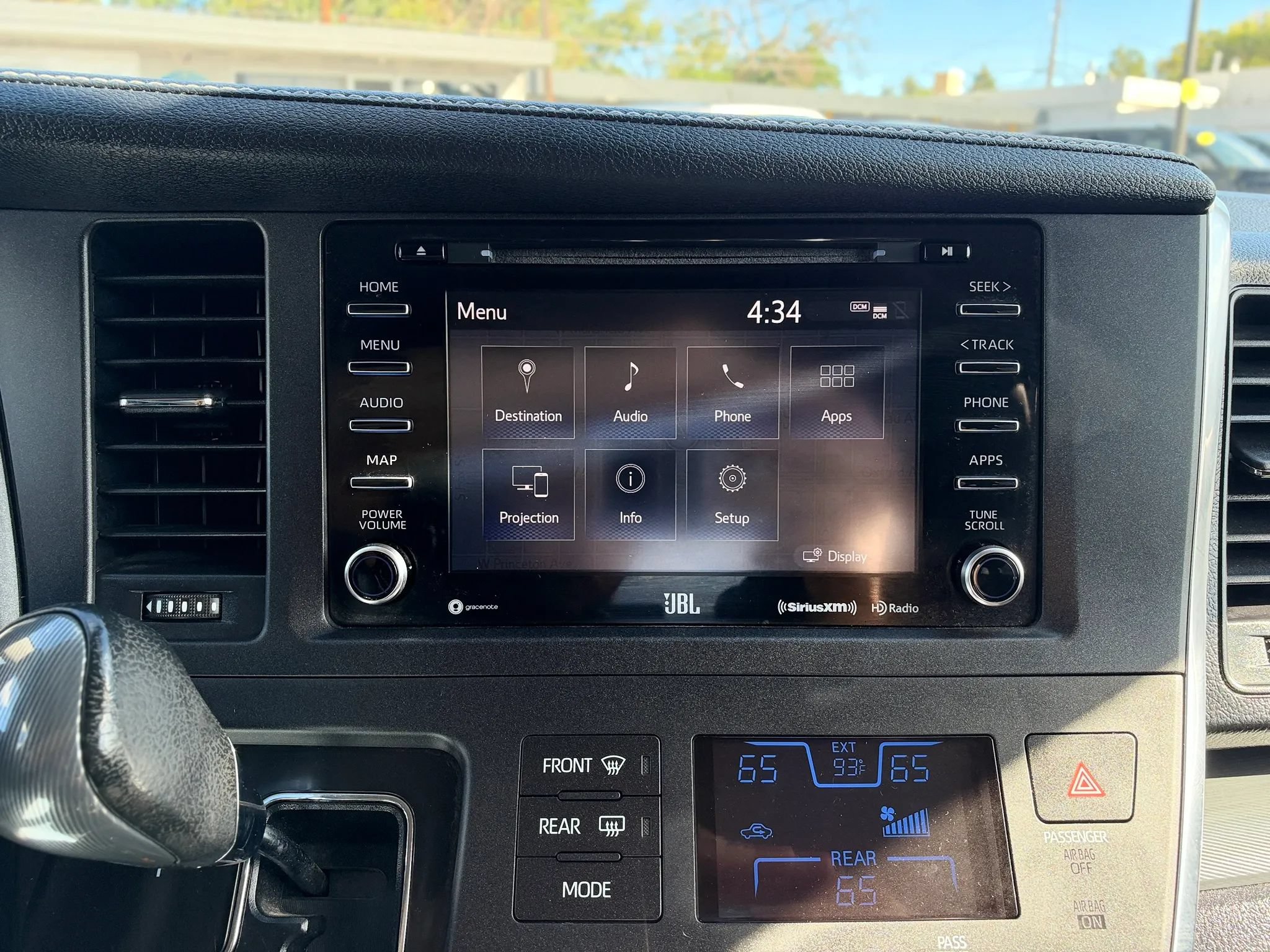 Used 2019 Toyota Sienna SE Premium w/ Carpet Mat Package AWD/4WD image 35