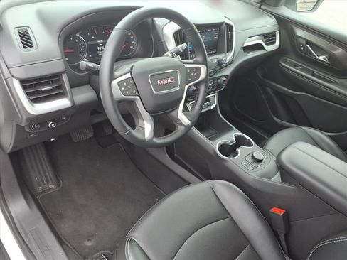 Used 2024 GMC Terrain SLT image 6