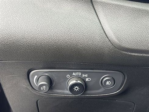 Certified 2020 Buick Encore GX Preferred w/ Cold Weather Comfort Package AWD/4WD image 17