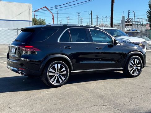 Used 2025 Mercedes-Benz GLE 450 4MATIC image 3