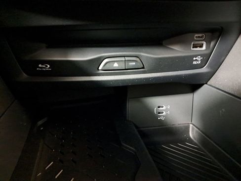 New 2026 Chrysler Pacifica Limited image 23