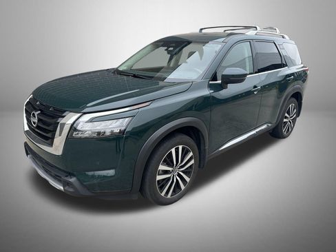 Certified 2025 Nissan Pathfinder Platinum w/ Cargo Package AWD/4WD image 1