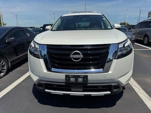 Certified 2024 Nissan Pathfinder Platinum AWD/4WD image 2