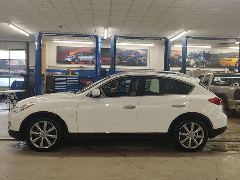 Used 2015 INFINITI QX50 Journey w/ Premium Package image 27