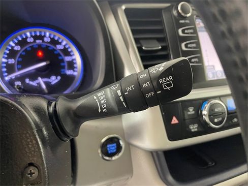 Used 2018 Toyota Highlander XLE image 15